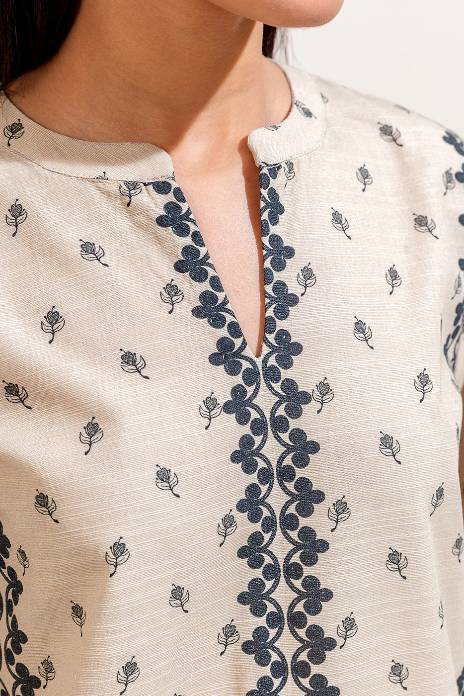 3 PIECE PRINTED KHADDAR SUIT-MYSTIC JUNGLE (UNSTITCHED) - Image 5