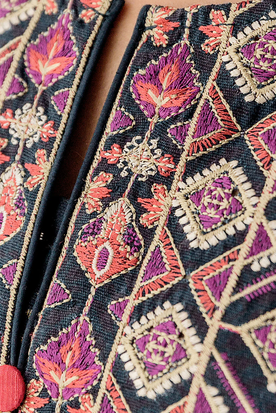 2 PIECE EMBROIDERED KHADDAR SUIT-KILIM CRAFTS (UNSTITCHED) - Image 4