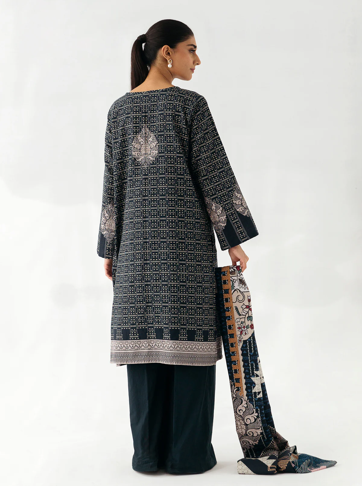 2 PIECE EMBROIDERED KHADDAR SUIT-NIGHTY SILVER (UNSTITCHED) - Image 3