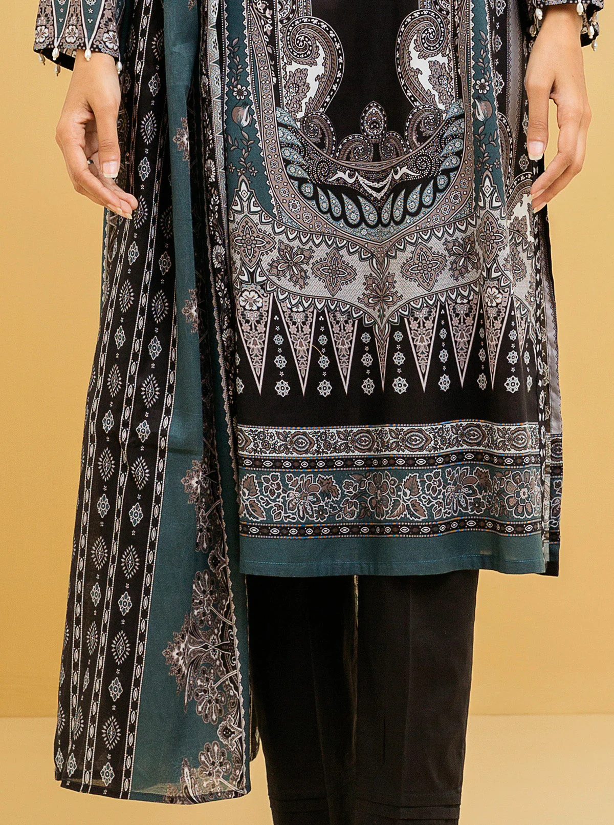 2 PIECE - PRINTED LAWN SUIT - BLACK NOSTALGIA - Image 2
