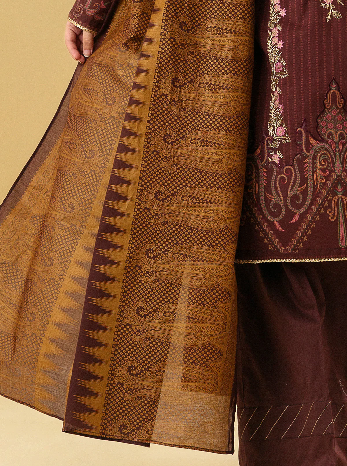 3 PIECE - EMBROIDERED LAWN SUIT - ENCHANTED JEWEL - Image 2