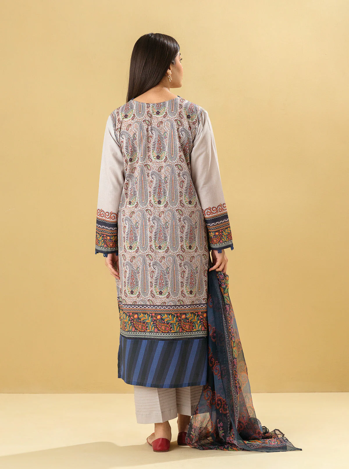 3 PIECE - PRINTED LAWN SUIT - PAISLEY DIVINE - Image 6