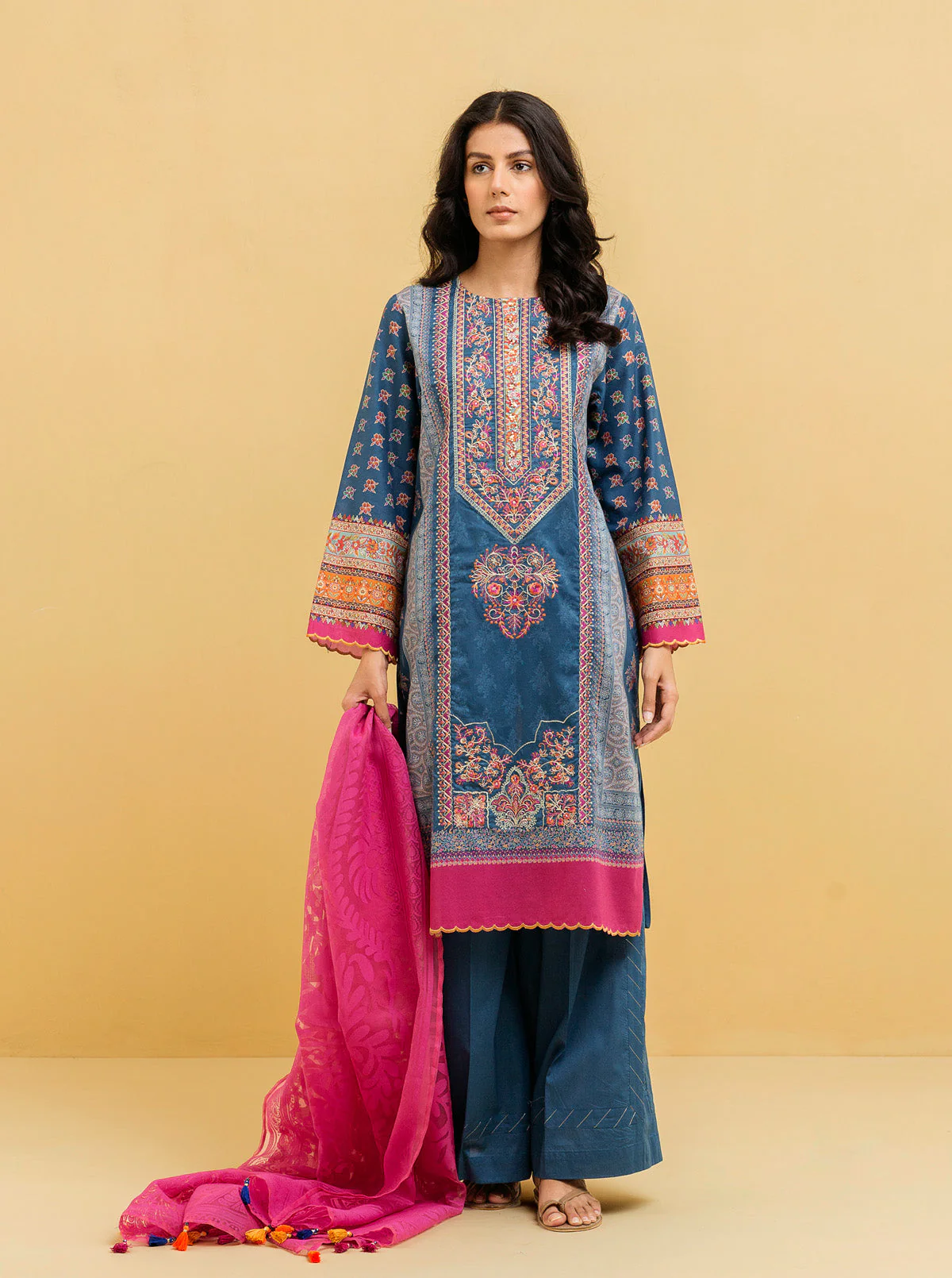 3 PIECE - EMBROIDERED LAWN SUIT - GLAMOUR GLEAM - Image 3
