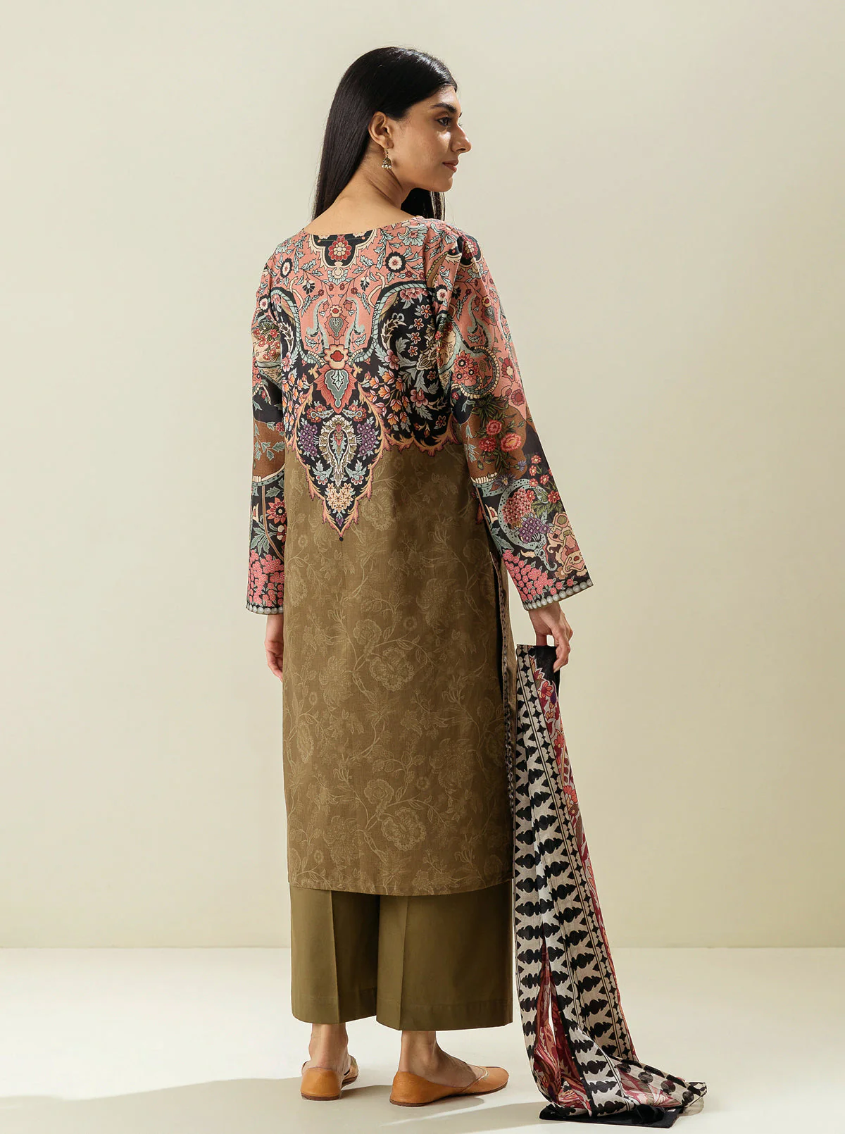 3 PIECE - PRINTED LAWN SUIT - FINE TRADITIONS - Image 3