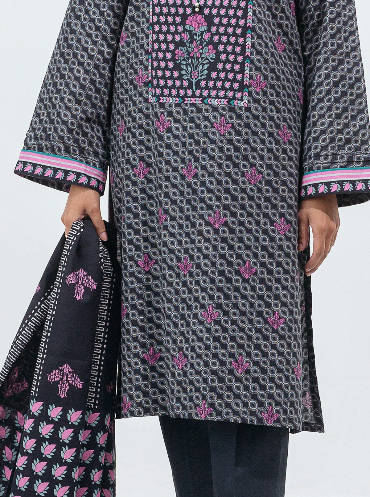 3 PIECE - PRINTED KHADDAR SUIT - ETHNIC CHIC - Image 4