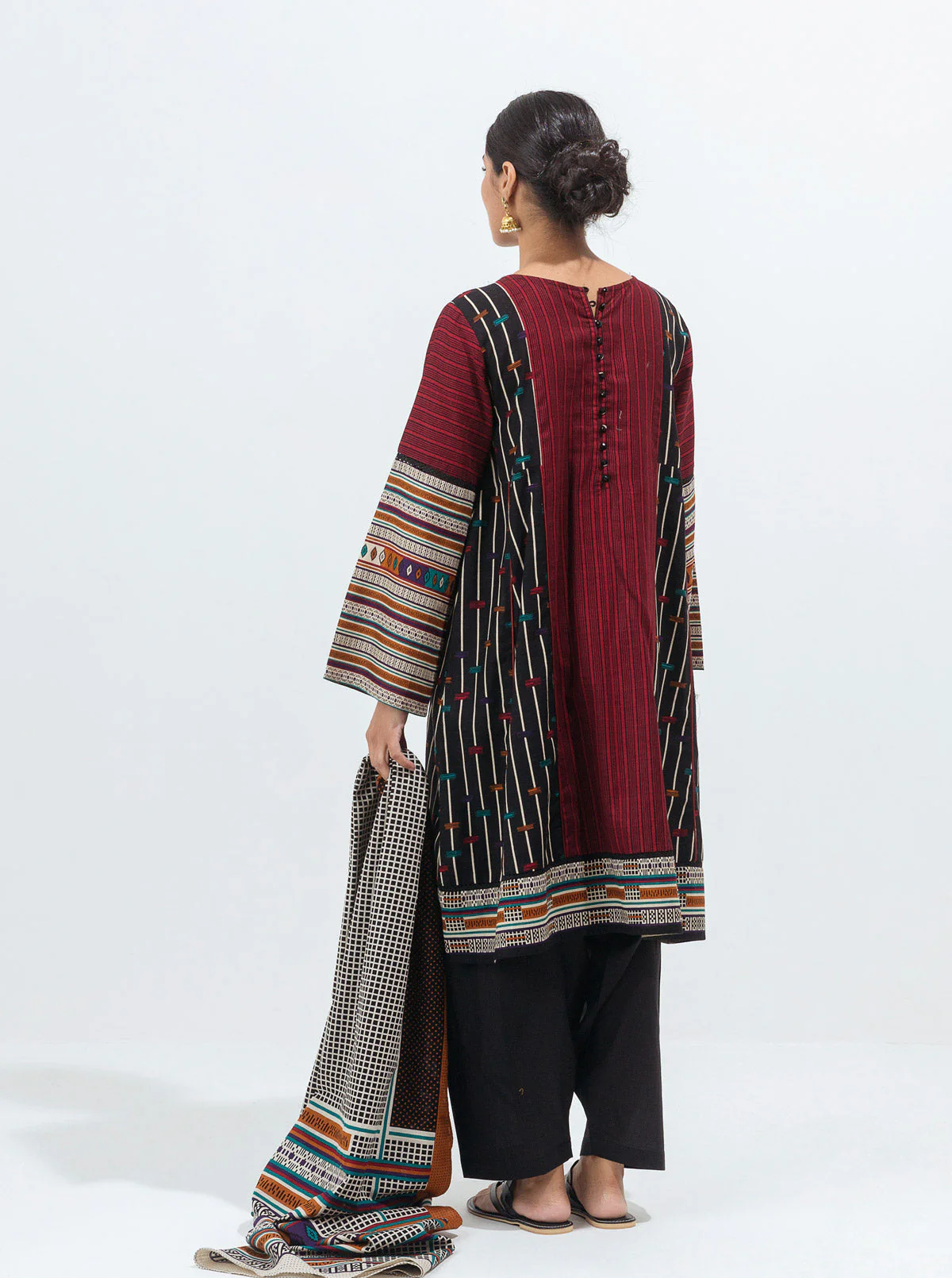 3 PIECE - PRINTED KHADDAR SUIT - ENCHANTED BLACK - Image 6