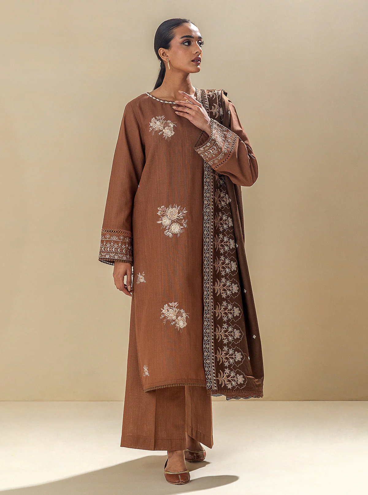 3 PIECE - EMBROIDERED KHADDAR SUIT WITH EMBROIDERED SHAWL - EARTHY HUES - Image 5