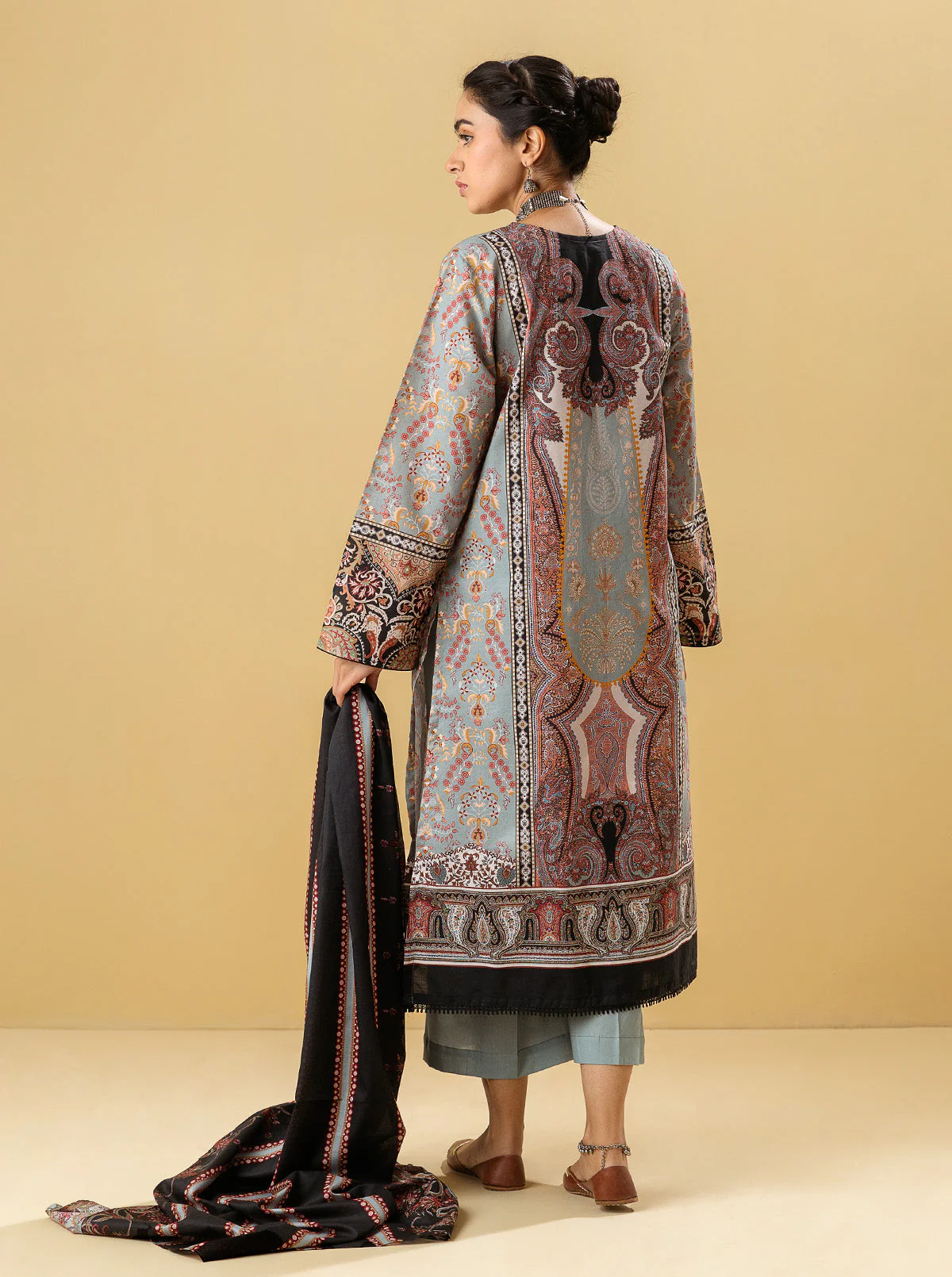 3 PIECE - EMBROIDERED  LAWN SUIT - SUMMER BREEZE - Image 6
