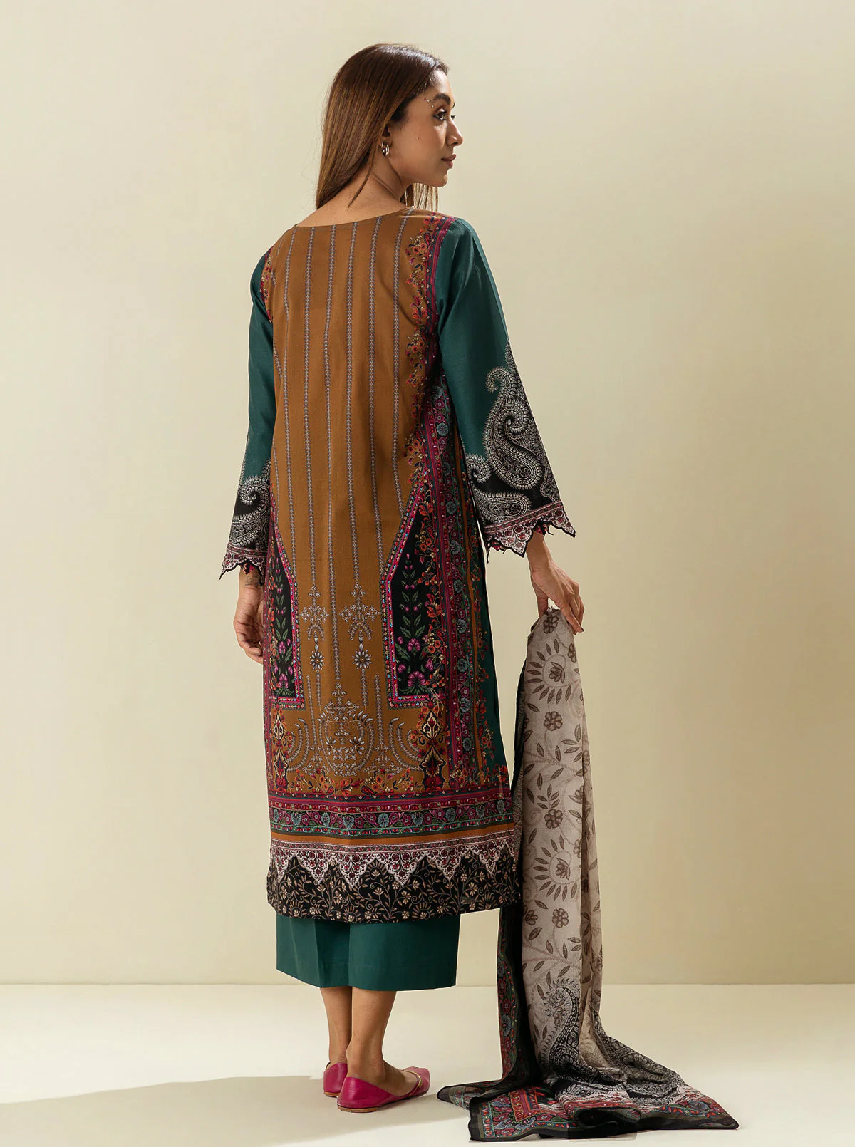 3 PIECE - PRINTED LAWN SUIT - OPULENT BOTANIC - Image 3