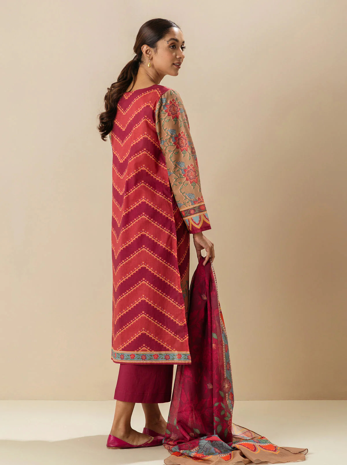 3 PIECE - PRINTED LAWN SUIT -DELICATE SYMPHONY - Image 4