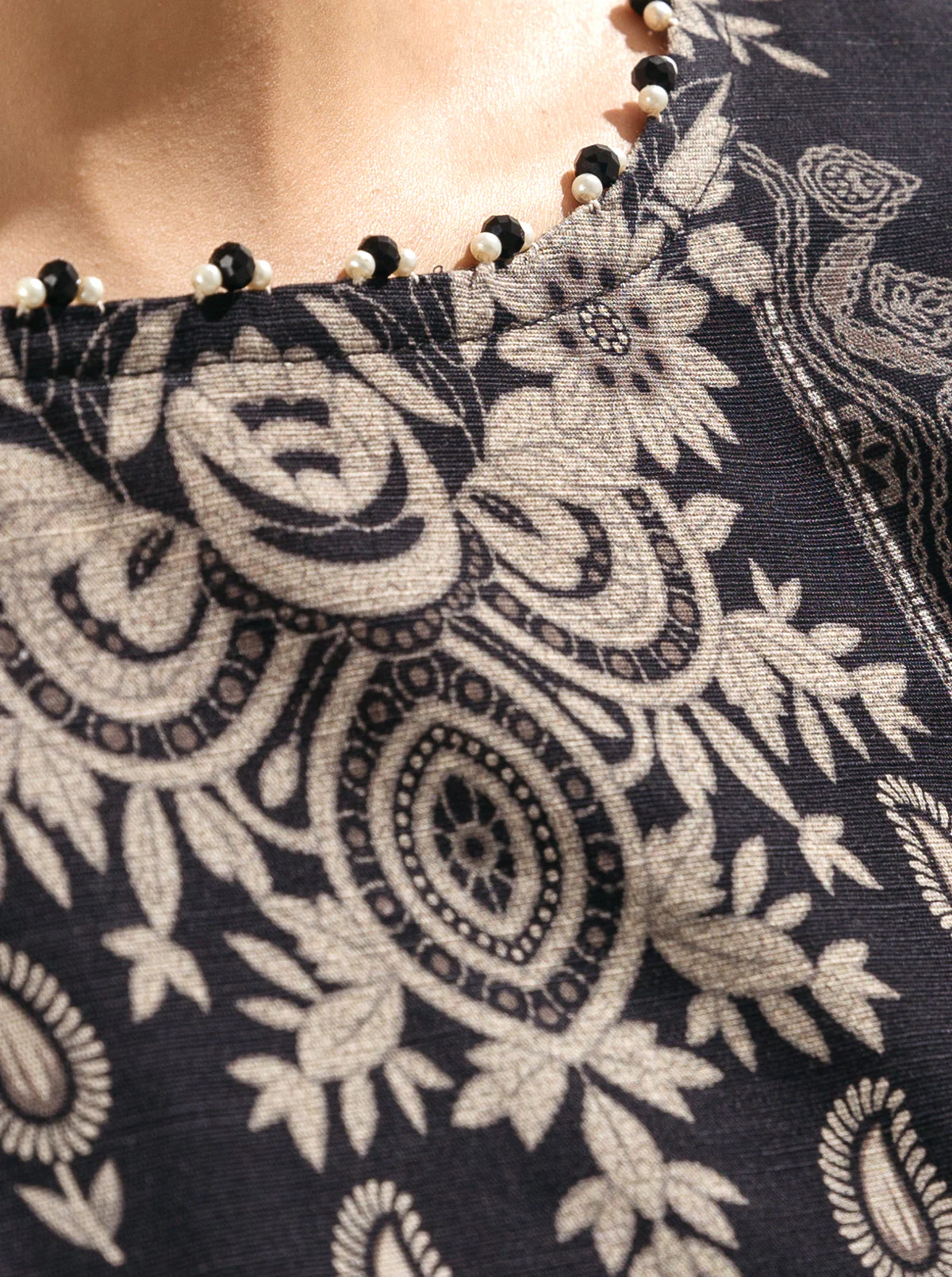 2 PIECE - PRINTED KHADDAR SUIT - WEB BLACK - Image 3