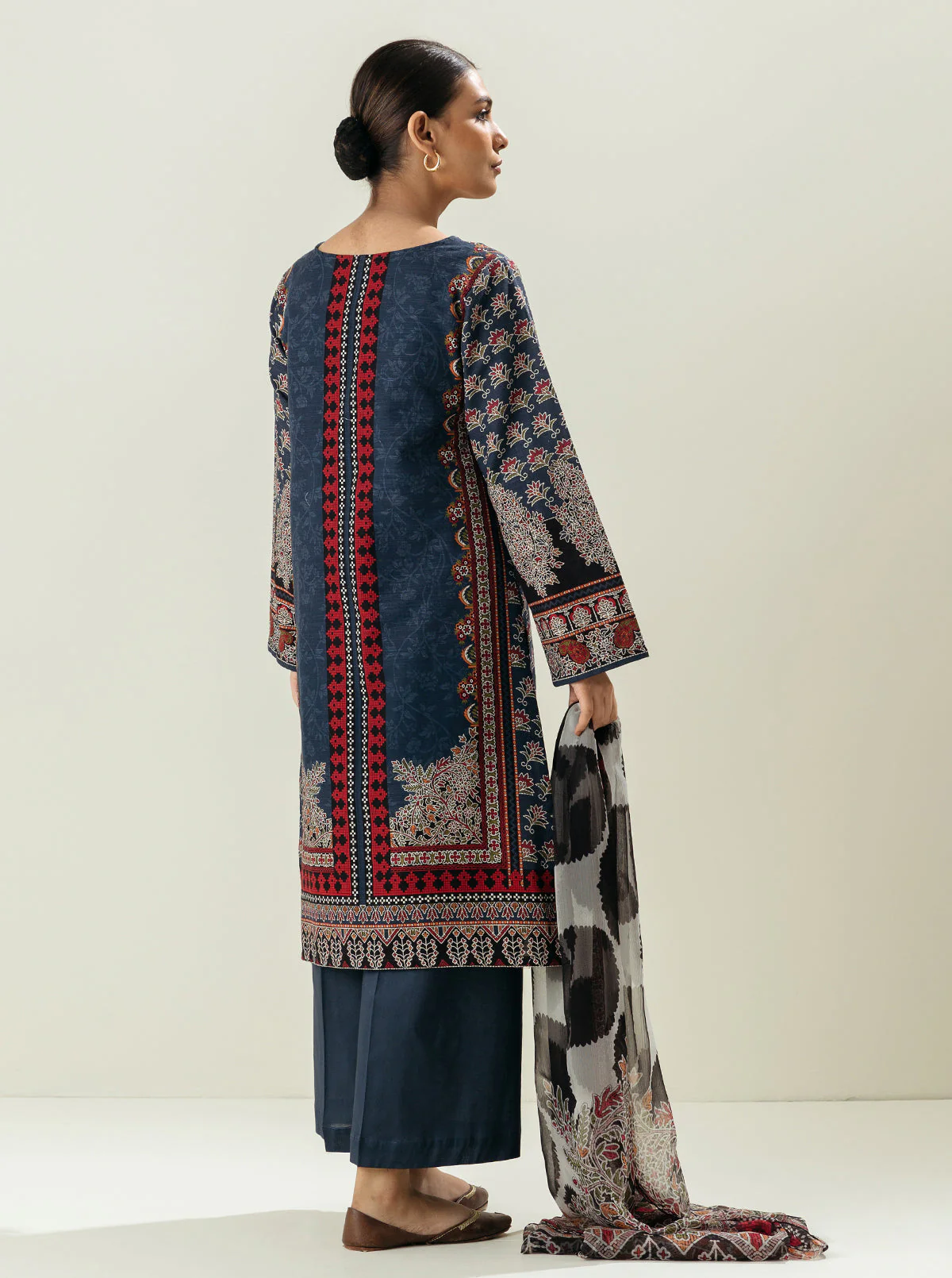 3 PIECE - EMBROIDERED  KHADDAR SUIT - BOHO BLUE - Image 4