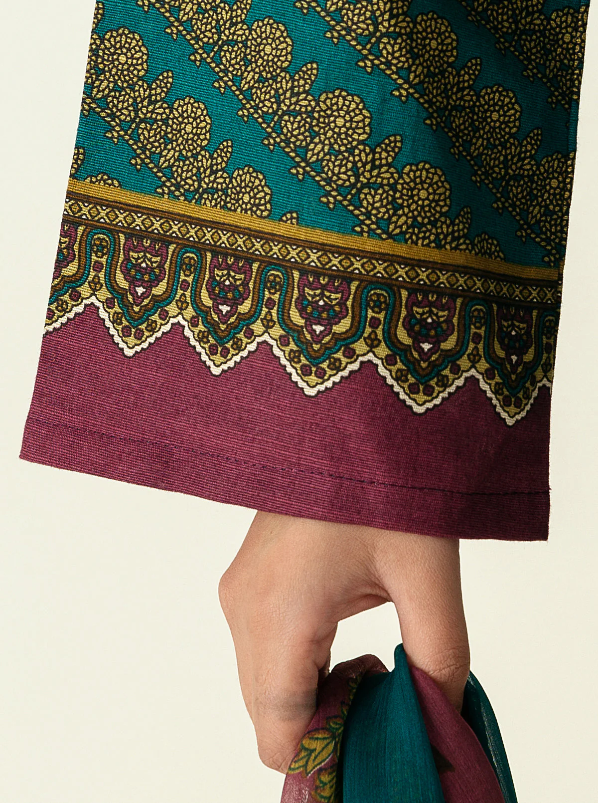 3 PIECE - EMBROIDERED KHADDAR SUIT - TURQVOISE BRD - Image 4