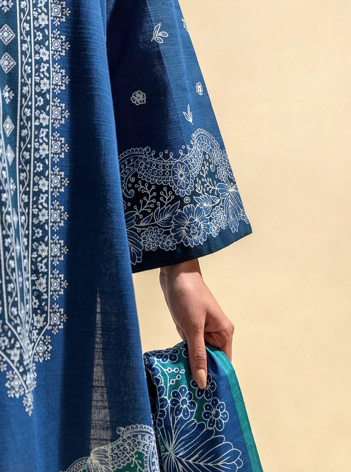 3 PIECE - PRINTED KHADDAR SUIT - BLUE BELLE - Image 4