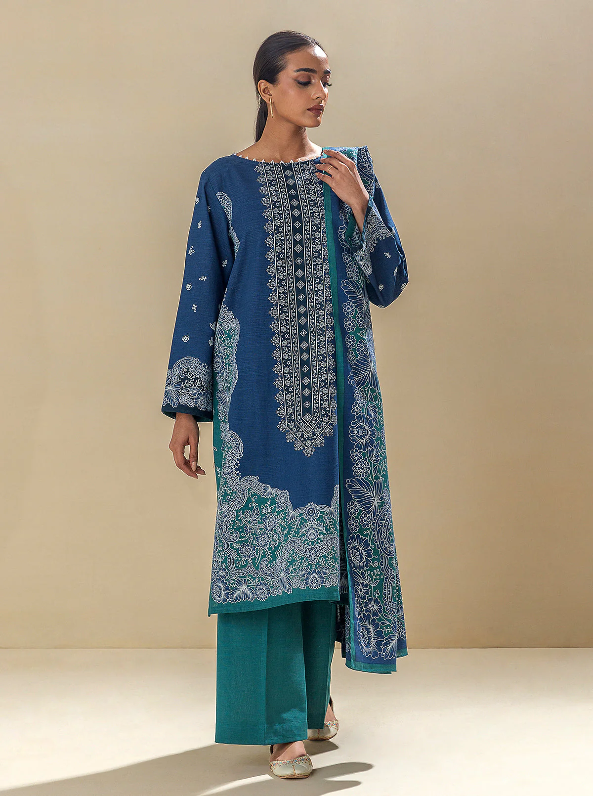 3 PIECE - PRINTED KHADDAR SUIT - BLUE BELLE - Image 5