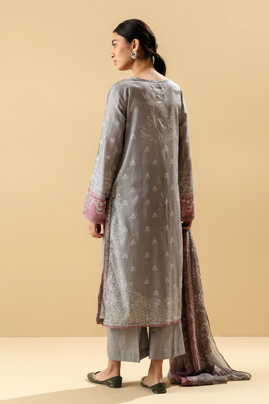 3 PIECE - EMBROIDERED LAWN SUIT - CLASSIC GREY - Image 7