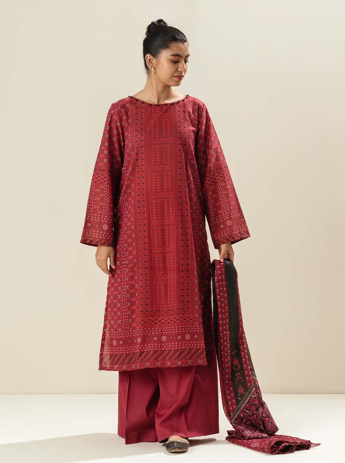 3 PIECE - PRINTED LAWN SUIT - RED DAWN - Image 4